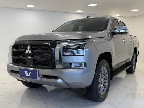 MITSUBISHI TRITON 2.4 BITURBO DIESEL CD HPE 4X4 AUTOMÁTICO MITSUBISHI TRITON 2.4 BITURBO DIESEL CD HPE 4X4 AUTOMÁTICO